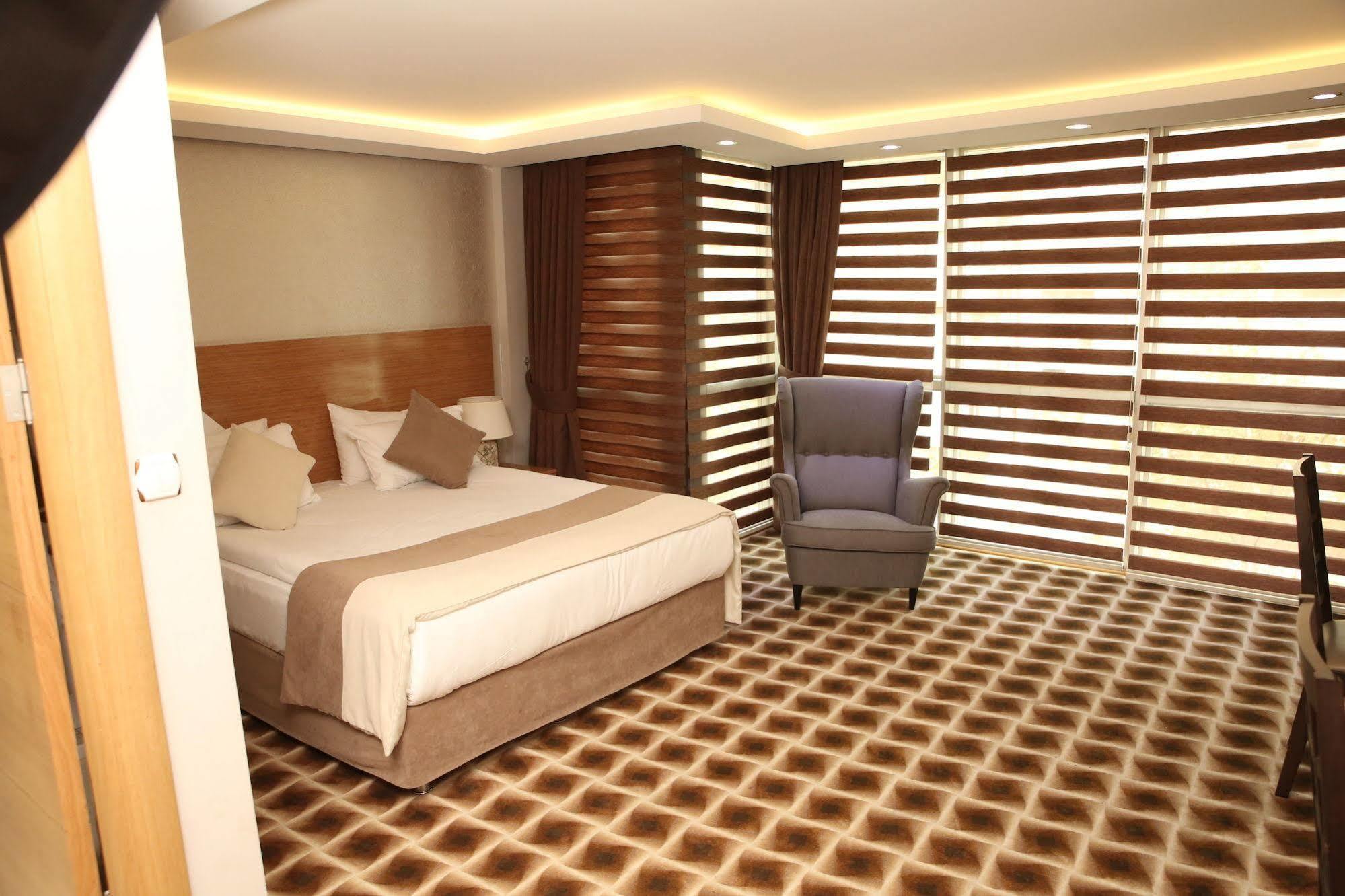 Way Hotel Izmir Exterior photo