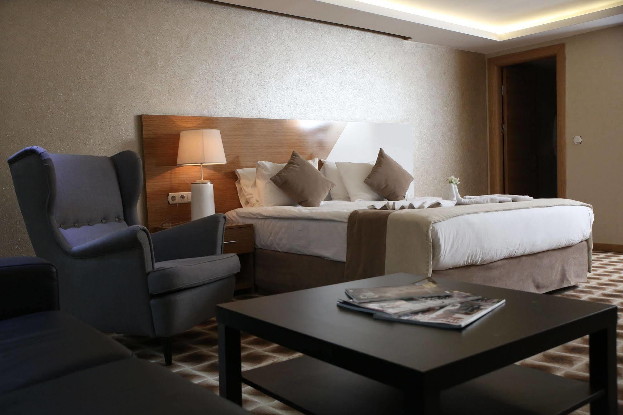 Way Hotel Izmir Exterior photo